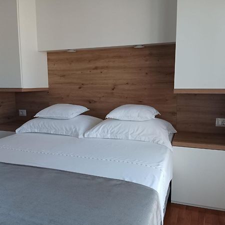 Pluton Appartement Primošten Buitenkant foto