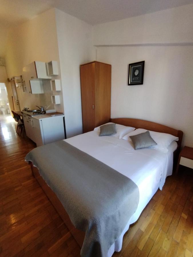 Pluton Appartement Primošten Buitenkant foto